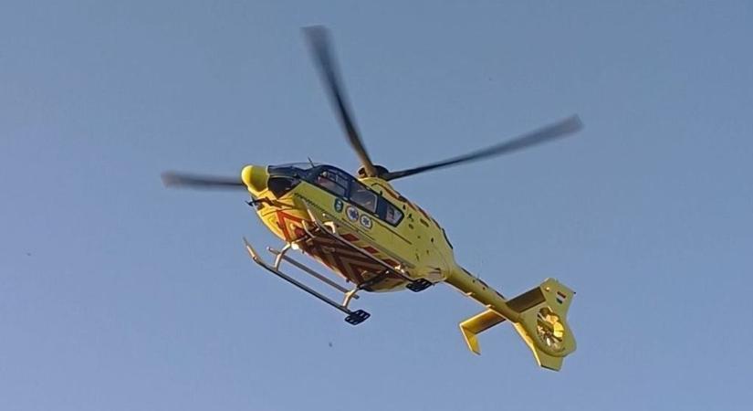 Két mentőhelikopter is érkezett a szomszédos vármegyei súlyos baleset helyszínére