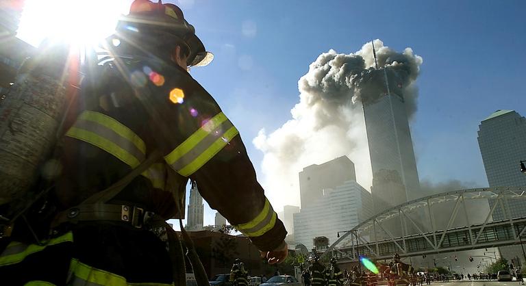 Soha nem látott videók a World Trade Center tornyainak összeomlásáról