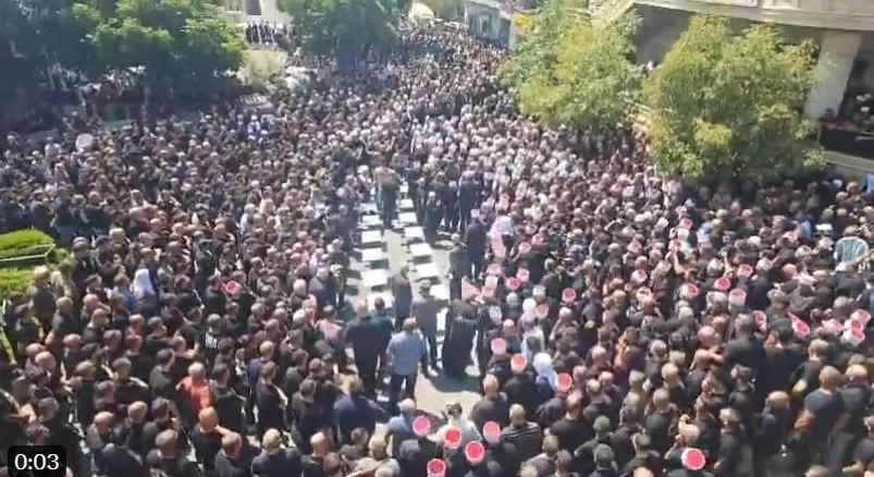 Többezer gyászoló a Golánon megölt drúz gyerekek temetésén