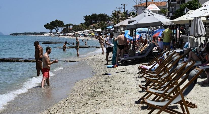 Drónokkal tart rendet a görög hatóság a strandokon