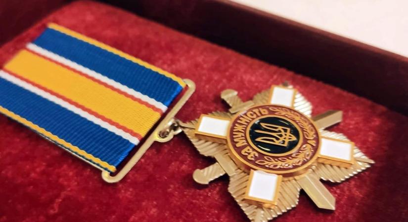 Zelenszkij 28 katonai orvosnak adományozott állami kitüntetést