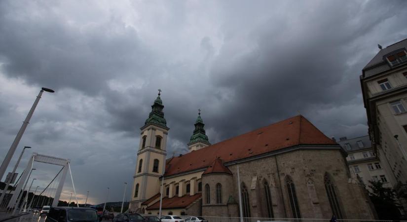 Kíméletlen vihar csap le Magyarországra: kiadták a riasztást, itt kell felkészülni