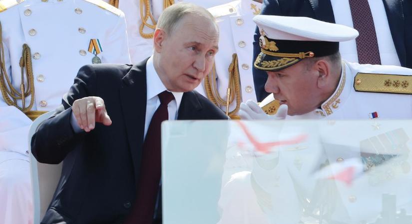 Rémisztő fotókon Vlagyimir Putyin: így vezényelte az orosz hadhaditengerészetet