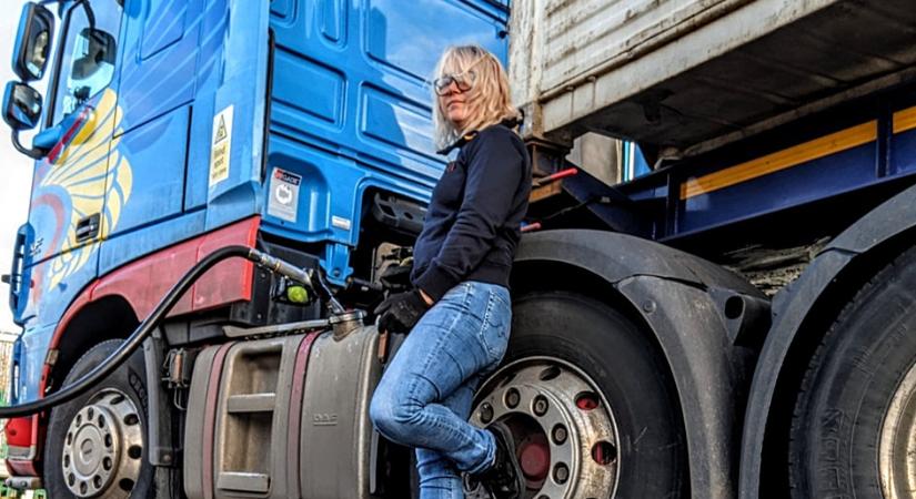"Madonnánál kiadták, hogy nem lehet ránézni sem" - Világsztárok cuccait szállítja a magyar kamionos csaj: Lina elárulta, kik a legjobb fejek