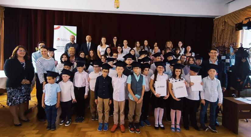 STEM-lányokért indított programot a Széchenyi Egyetem