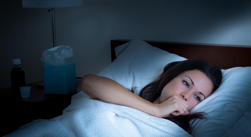 Ismétlődő éjszakai köhögéssel küzd? Ezek a tüdőgyógyász tanácsai