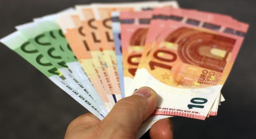 Kiderült, mennyi pénzt keresnek a magyarok Ausztriában