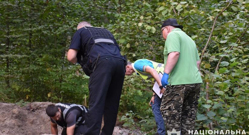 Kijevben négy fiatal megfojtott, majd elásott egy külföldit, miután kiverték belőle a kriptovalutában tartott pénzét