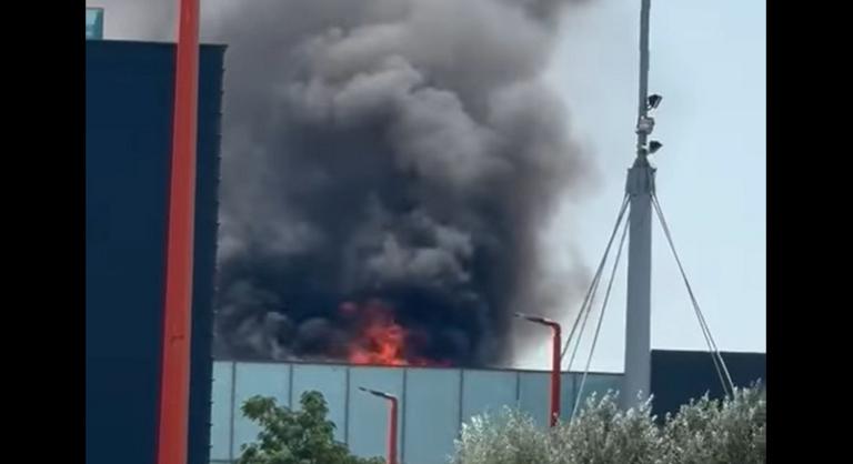 Tűz ütött ki egy horvátországi bevásárlóközpont