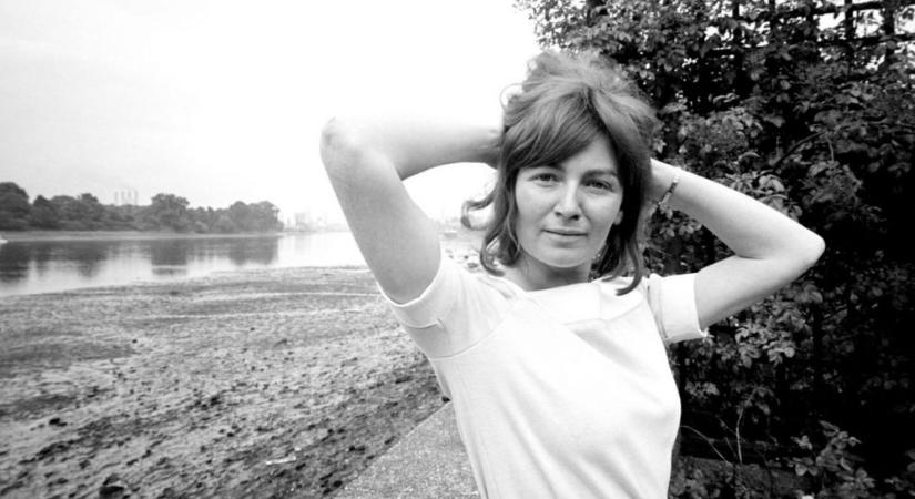 Edna O’Brien, korunk legnagyszerűbb írónője hosszú betegség után hunyt el