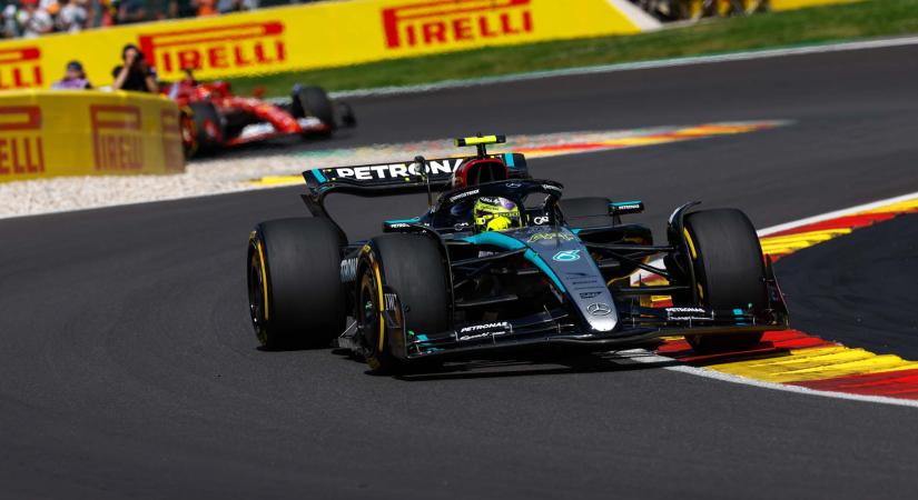 Hamilton kritizálta a Mercedest, most megjött a válasz is