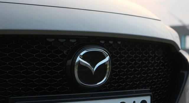 Új emblémát villantott a Mazda