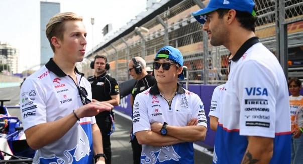 Szétlövés jön Ricciardo és Lawson között Perez helyéért?
