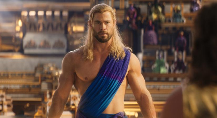 Chris Hemsworth továbbra is várja, hogy felhívják a Thor 5. miatt, de a Transformers/G.I.Joe crossover kapcsán is szeretne okosabb lenni