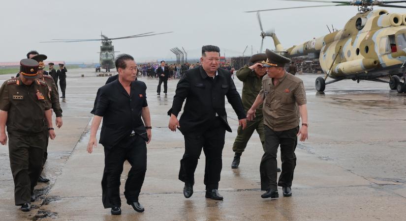 Árvíz sújtja Észak-Koreát, Kim Dzsong Un a mentők munkáját méltatta