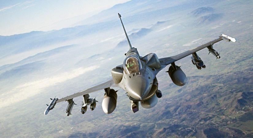 A nyár végéig mindössze hat ukrán pilóta lesz kiképezve az F–16-os vadászgépekre – WP