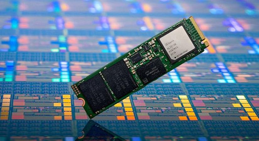 60 TB-os SSD kiadását jelentette be az SK Hynix is