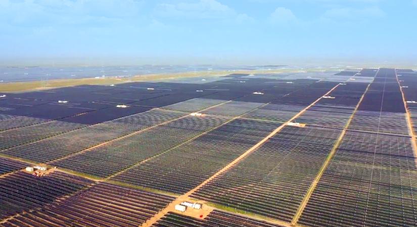 Sivatag közepére épült a világrekorder naperőmű