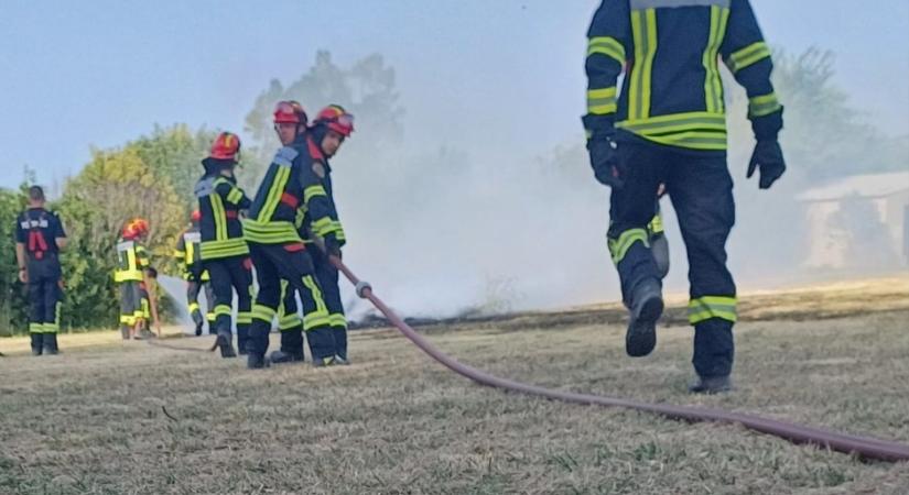 Tűz Görögországban: román tűzoltók is segítenek az oltásban