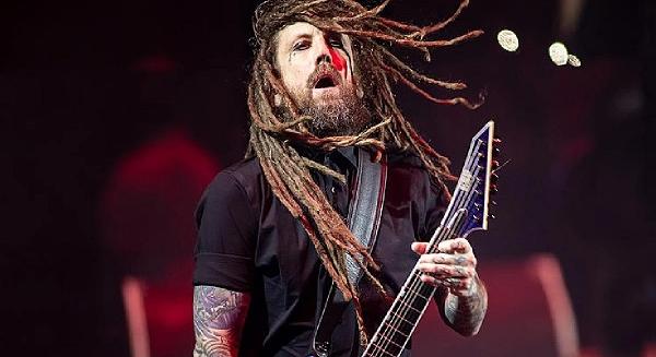 A hírnév és a pénz sem tette boldoggá a Korn gitárosát