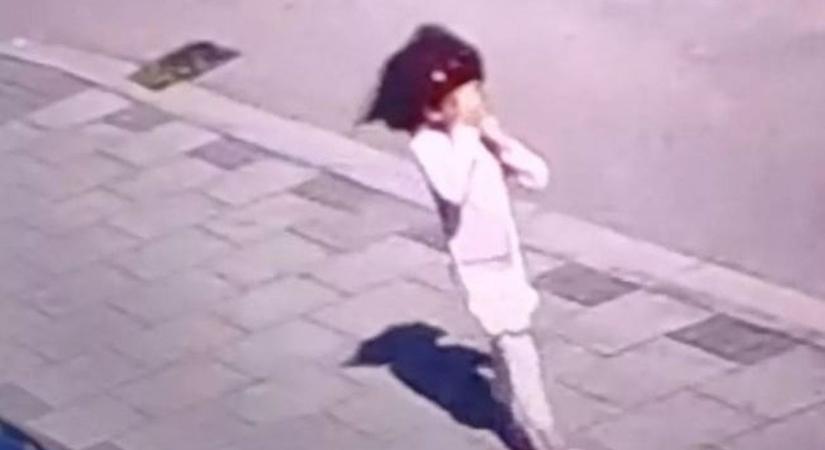 Rózsaszín pizsamájában tűnt el a 6 éves fővárosi kislány: az ország valamennyi biztonsági felvételét átnézeti a rendőrség