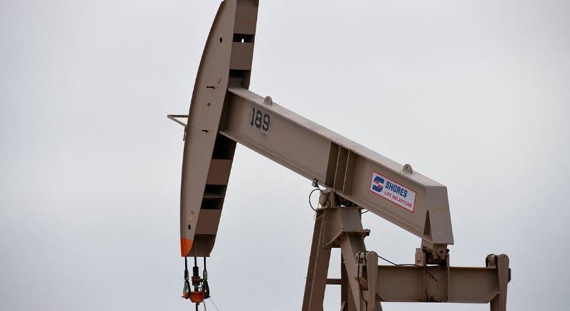 Bezuhant az olaj ára, óriási a bizonytalanság