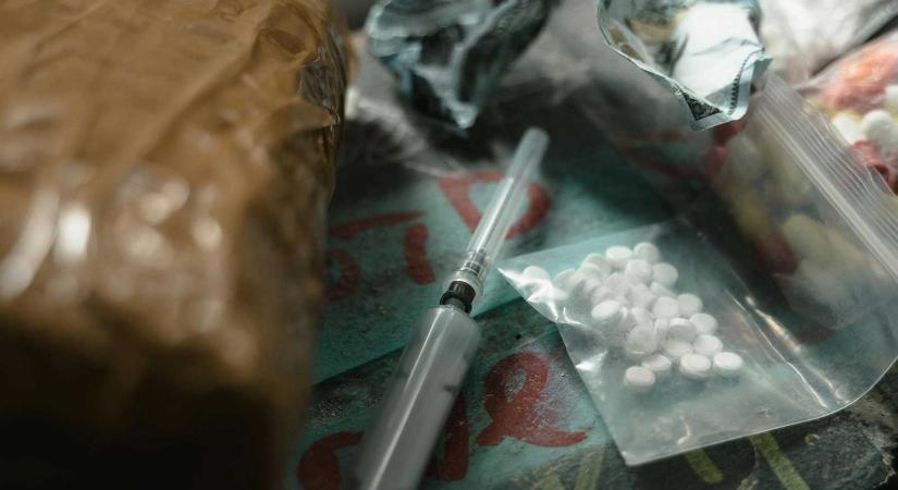 Miért nyúlnak kábítószerhez a fiatalok? – mint mondanak a gyerekek és mit hisznek a szülők