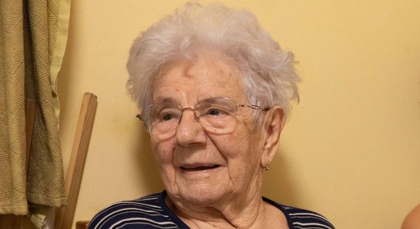 90 éves lett Ica mama, aki egy alkalommal nagy pénzt szakított a Sandin