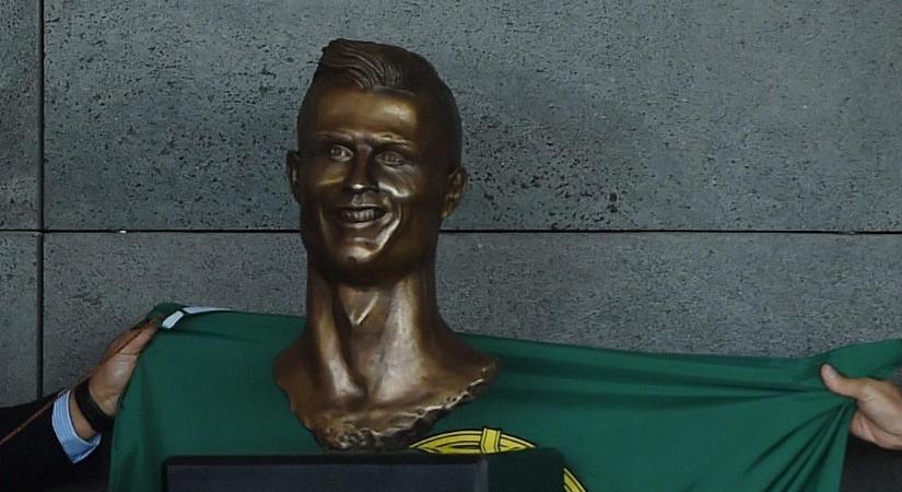 Cristiano Ronaldo botrányosan béna mellszobrán röhögött az egész világ, Sonic borzfejétől kiborultak a fanok: dolgok amiken változtatott rajongói nyomás