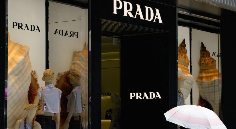 A Prada luxustermékeire Japánban zúdultak rá a kínai gazdagok