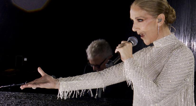 Az 56 éves Céline Dion elképesztő ruhában lépett színpadra: ilyen sikkes volt Párizsban