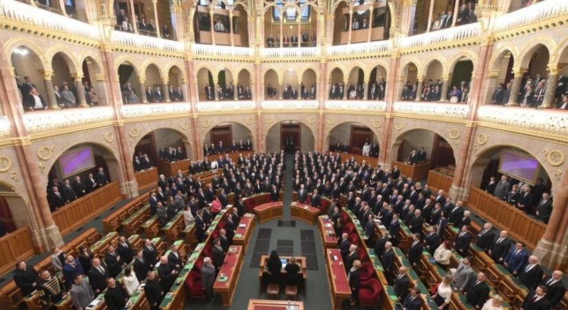 Hova tűnt a DK-n kívül a parlamenti ellenzék?