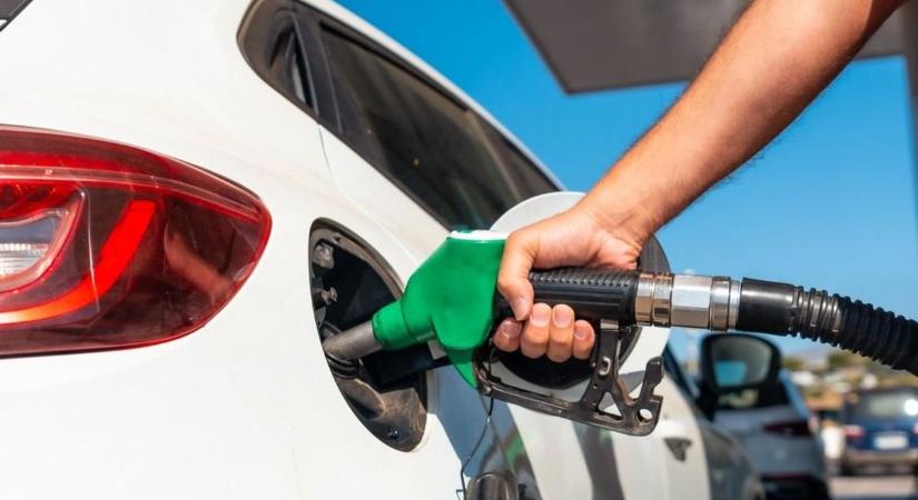 Kiderült, hogyan változik az üzemanyag ára augusztustól