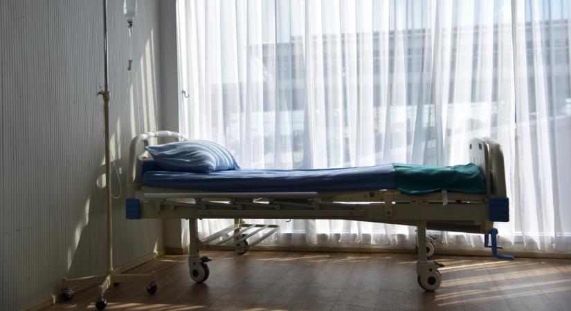 Nem csitul az újabb kórházbotrány: magyar betegek tömegei isszák meg csúnyán a levét