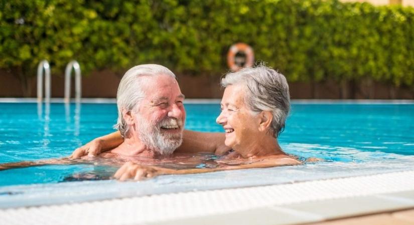 Az idősek ingyenesen strandolhatnak Dévaványán