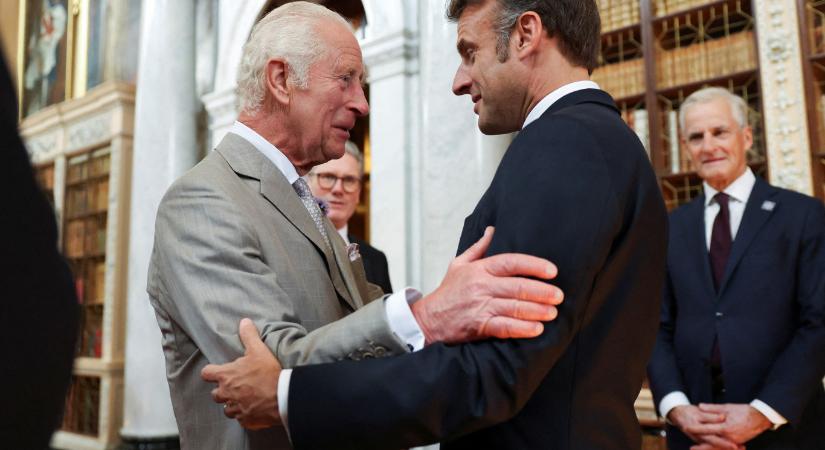 475 ezer euróért homározott együtt Emmanuel Macron és III. Károly