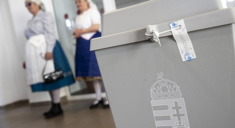 Hamis ajánlásokat adott le egy nő a 2022-es országgyűlési választásokon