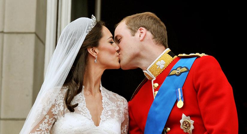 Igen, a királyi család tagjai is csókolóznak! 10 nagyon intim fotó, amitől bárki zavarba jönne