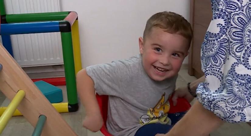 "Tudom, hogy meg fog halni a kisfiam" – hatalmas segítségre van szüksége a mosolygós Marcinak