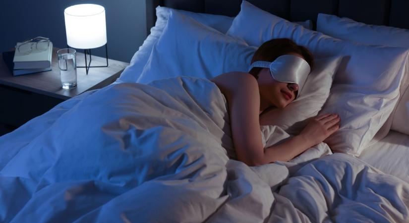 5 ok, amiért nem jó ötlet kánikulában anyaszült pucéran aludni