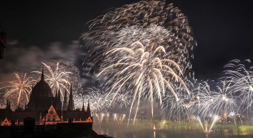 Gigászi tűzijáték lesz augusztus 20-án