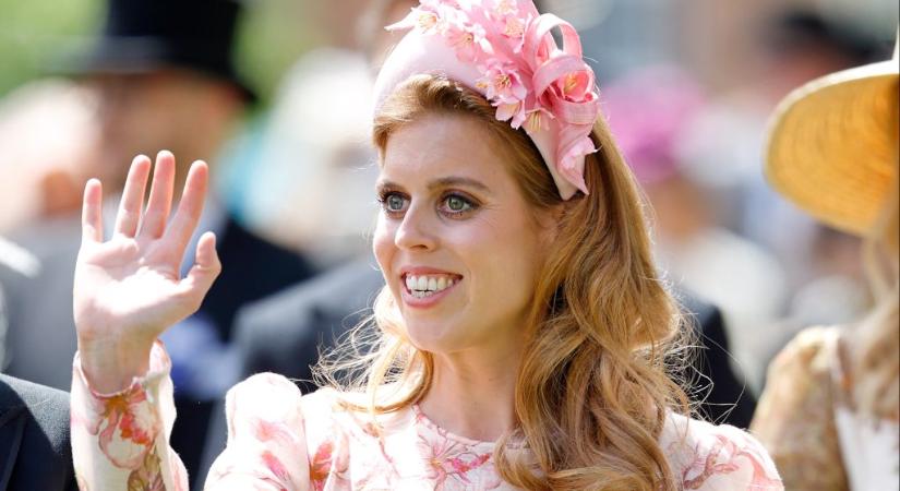 Beatrix hercegnőt választották az év legjobban öltözött britjének