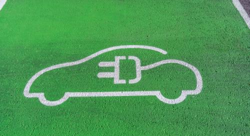 "Lezárul a zöld rendszámos luxusterepjárók kora": Csak tisztán elektromos járműnek jár zöld rendszám szeptembertől