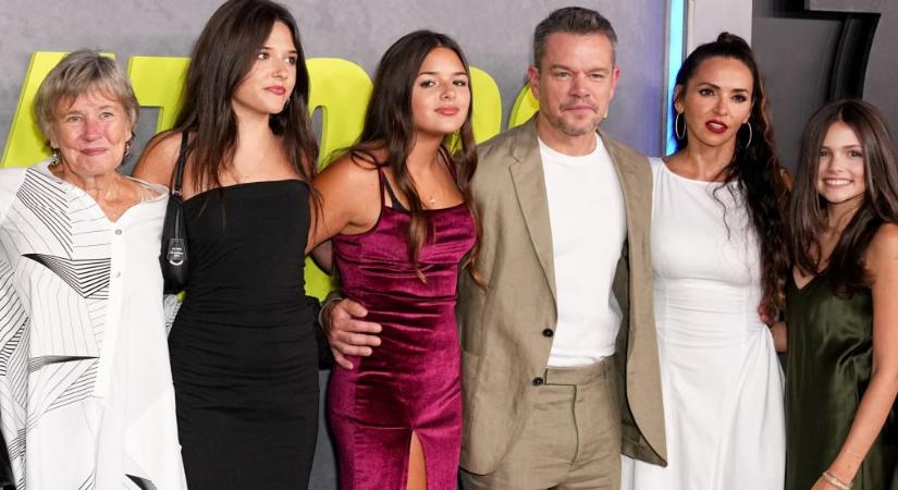 Matt Damont az édesanyja, a felesége és a lányai is elkísérték új filmjének premierjére