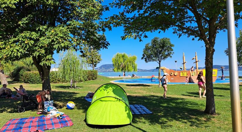 Népszerű a lidós, gyermekbarát strand és a kutyás partszakasz