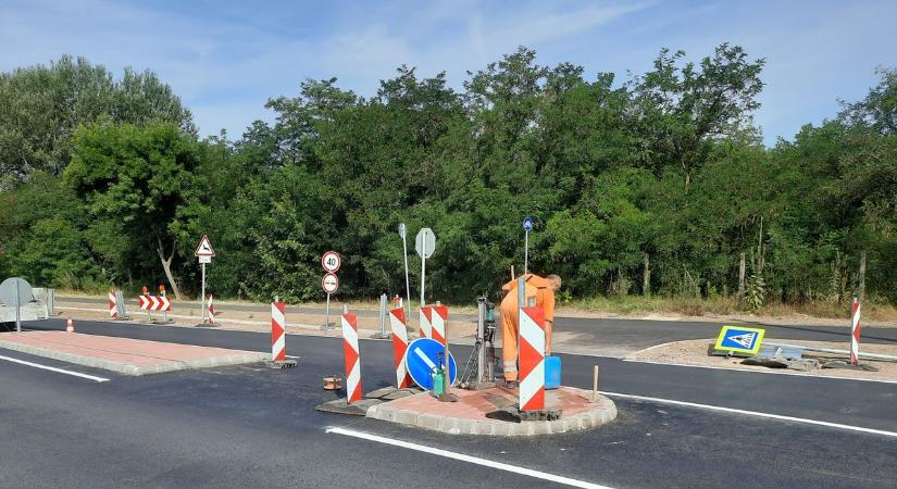 Óvatosan vezessen aki Kőlapos veszi az irányt