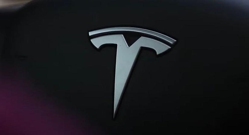 Újabb halálos balesetet okozott egy "teljesen önvezető" Tesla