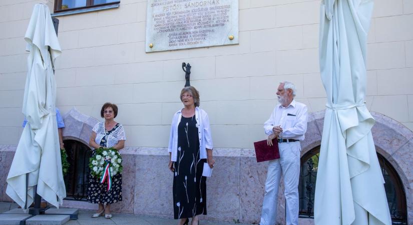 Petőfi sok szállal kötődött Kecskeméthez – galériával