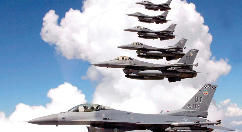 Ukrajna hat F-16-os vadászgépet kapott Hollandiától – The Times
