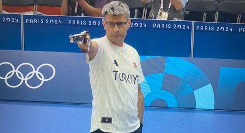 Zsebre dugott kézzel, mezei szemüvegben nyert olimpiai ezüstöt a török főtörzsőrmester
